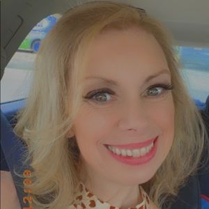 Meet your Posher, Julie